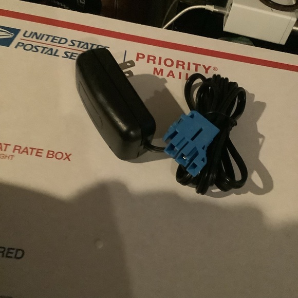 12 Volt Battery Charger Peg Perego Tractor John Deere Gator Polaris New - Picture 2 of 3